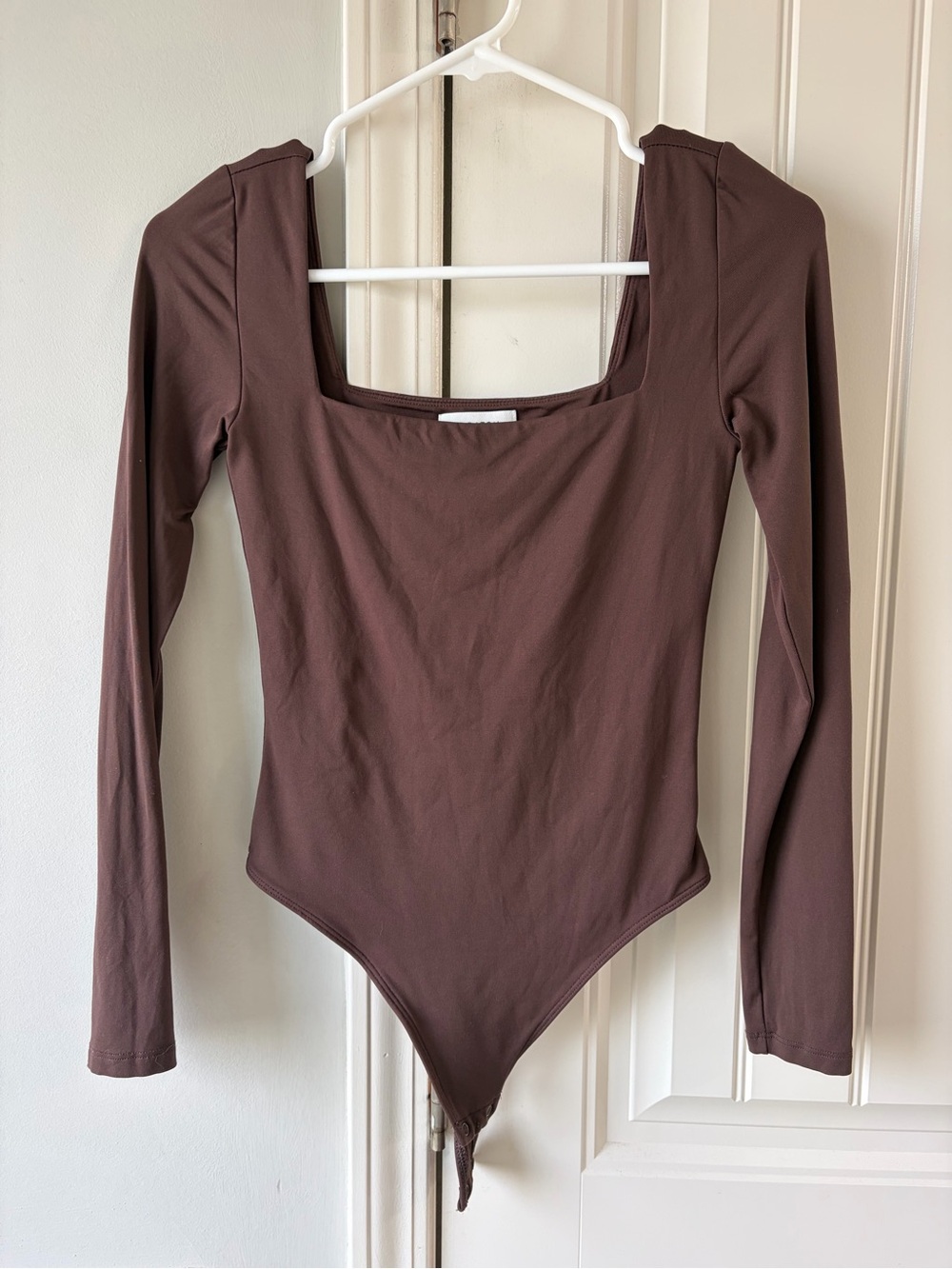 Aritzia Babaton Long Sleeve Square Neck Bodysuit